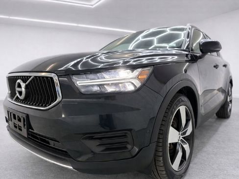 Used 2019 Volvo XC40 T5 Momentum image 37