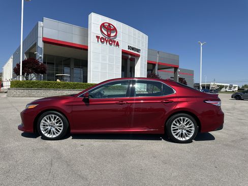 Certified 2020 Toyota Camry XLE w/ Navigation Package image 8