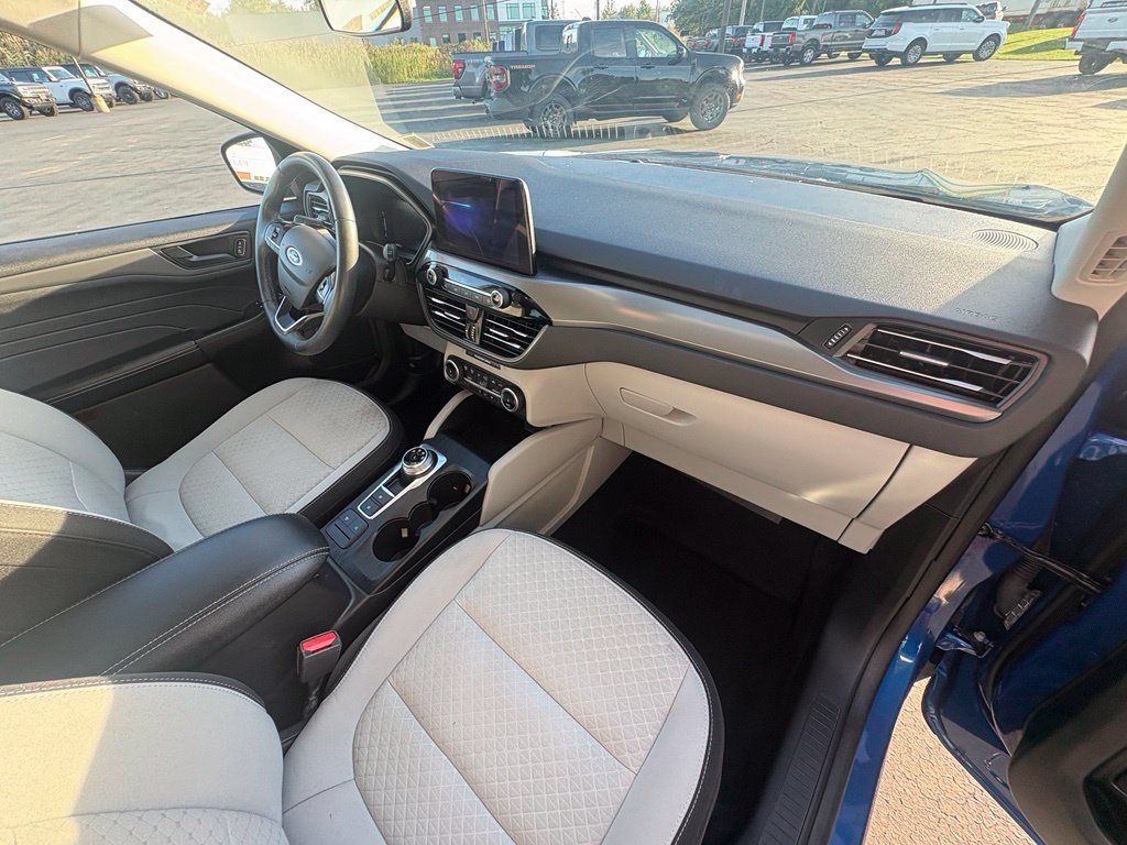 Used 2023 Ford Escape Active AWD/4WD image 27