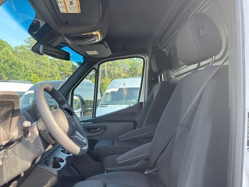 Used 2023 Mercedes-Benz Sprinter 144 Cargo image 43