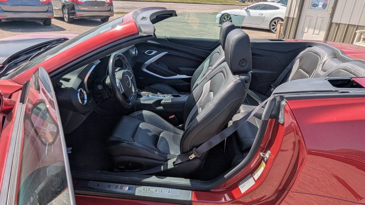 Used 2017 Chevrolet Camaro LT RWD image 35