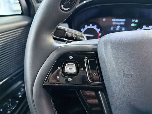 Used 2022 Lincoln Corsair AWD w/ Equipment Group 101A image 14