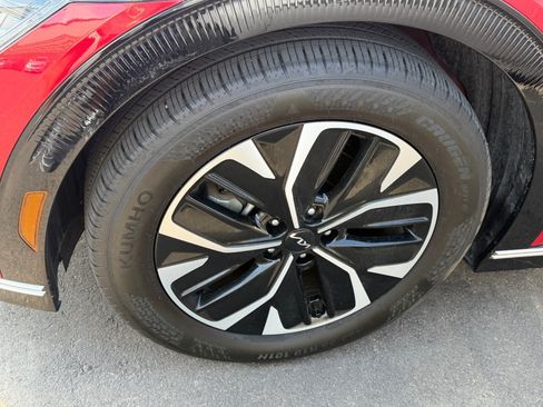 Used 2024 Kia EV6 Wind RWD image 4