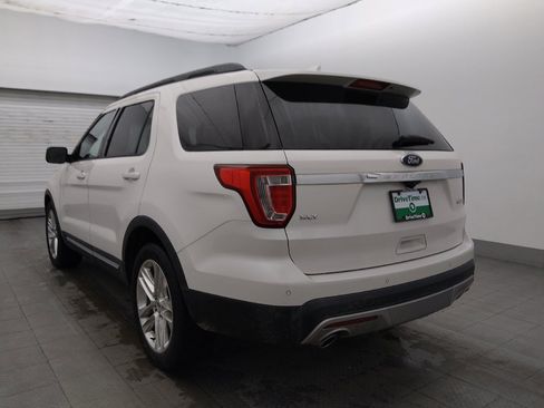 Used 2016 Ford Explorer XLT w/ Equipment Group 202A FWD image 5