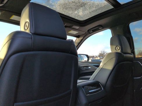 Used 2021 Cadillac Escalade Sport w/ Driver Assist Tech Package image 18