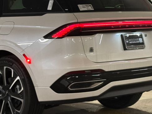 New 2026 Lincoln Nautilus Reserve AWD/4WD image 7