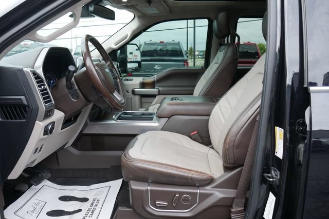 Used 2019 Ford F350 Limited AWD/4WD image 2
