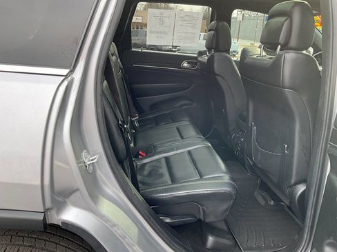 Used 2014 Jeep Grand Cherokee Limited w/ Luxury Group II image 23