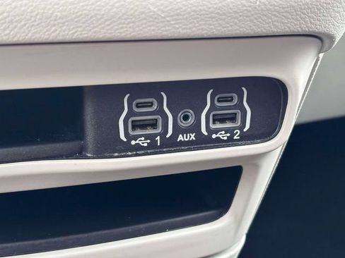 Used 2024 Chrysler Voyager LX FWD image 17