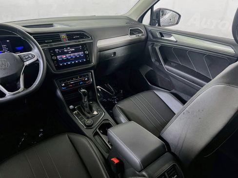 Used 2023 Volkswagen Tiguan SE AWD/4WD image 22