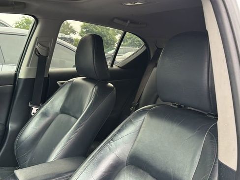 Used 2011 Lexus CT 200h Premium w/ Leather Pkg FWD image 9
