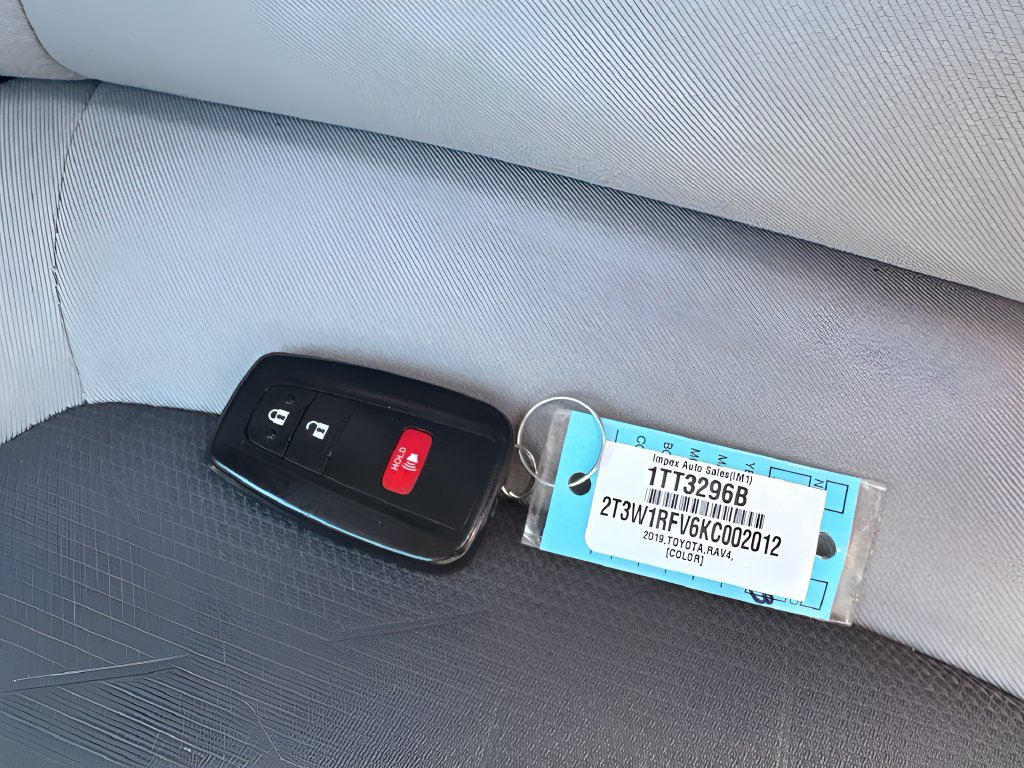 Used 2019 Toyota RAV4 XLE FWD image 27