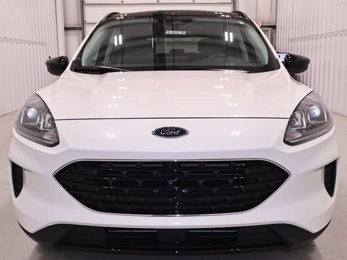 Certified 2022 Ford Escape SE w/ SE Sport Appearance Package AWD/4WD image 5