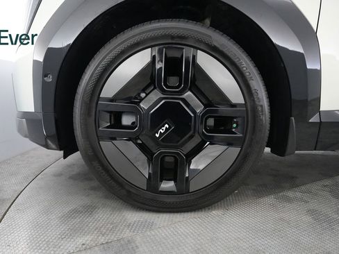 Used 2024 Kia EV9 GT-Line image 19