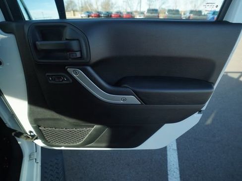 Used 2015 Jeep Wrangler Unlimited Sahara w/ Dual Top Group image 20