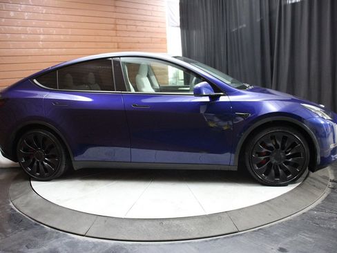 Used 2022 Tesla Model Y Performance image 18