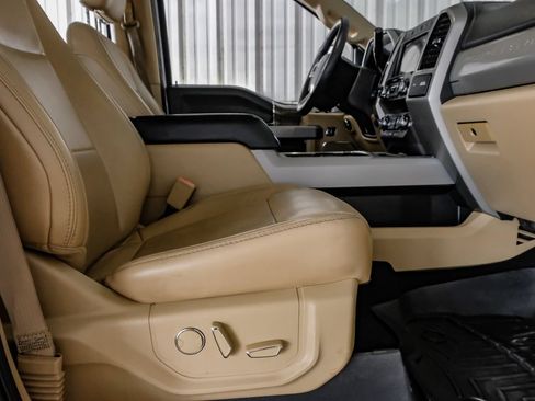 Used 2019 Ford F250 Lariat w/ Lariat Ultimate Package AWD/4WD image 32