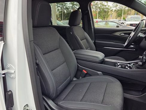 Used 2026 Chevrolet Traverse LT w/ Driver Confidence Package FWD image 17
