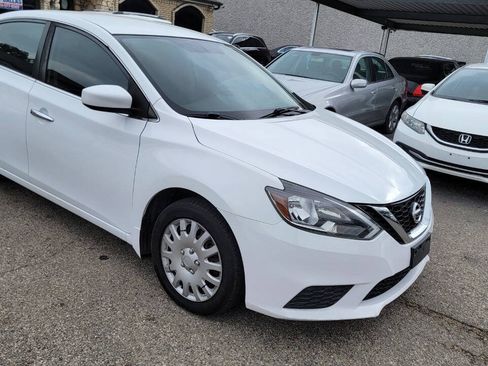 Used 2019 Nissan Sentra S w/ Appearance Package FWD image 3