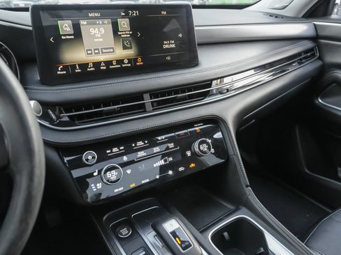Used 2023 INFINITI QX60 Luxe w/ Vision Package FWD image 22