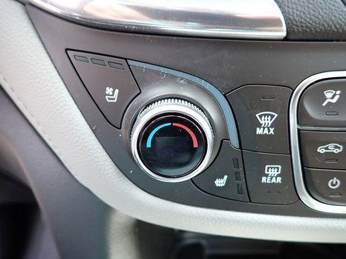 Used 2019 Chevrolet Equinox Premier image 21