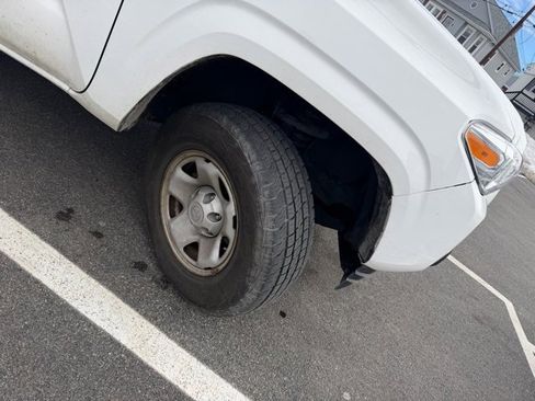 Used 2016 Toyota Tacoma SR w/ SR Convenience Package image 5