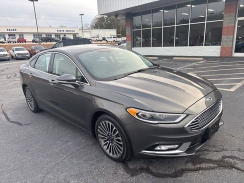 Used 2017 Ford Fusion Titanium image 3