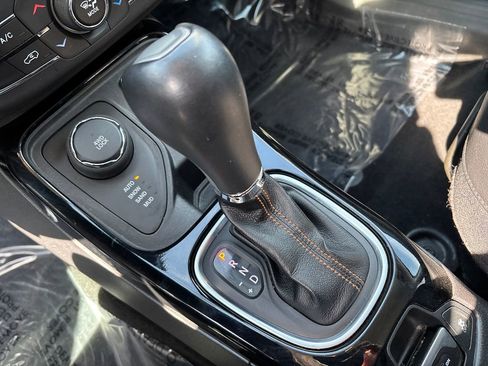 Used 2019 Jeep Compass Limited image 25