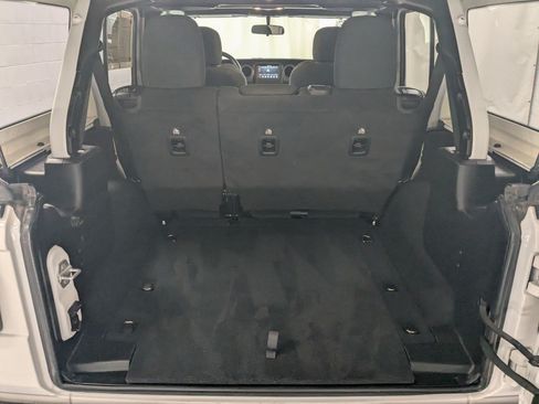 Used 2022 Jeep Wrangler Unlimited Sport AWD/4WD image 24