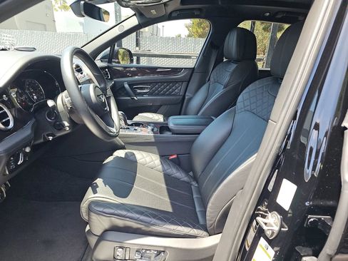 Used 2020 Bentley Bentayga Plug-In Hybrid AWD/4WD image 2
