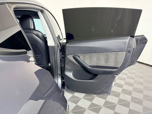 Used 2022 Tesla Model Y Performance image 33