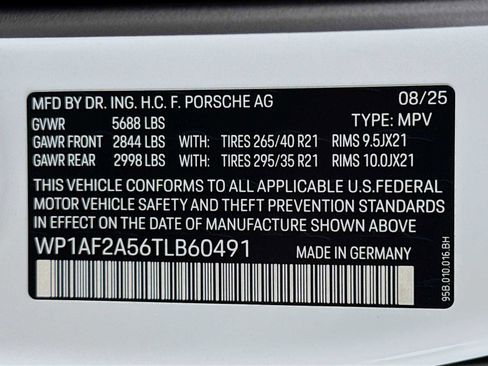 New 2026 Porsche Macan GTS image 34