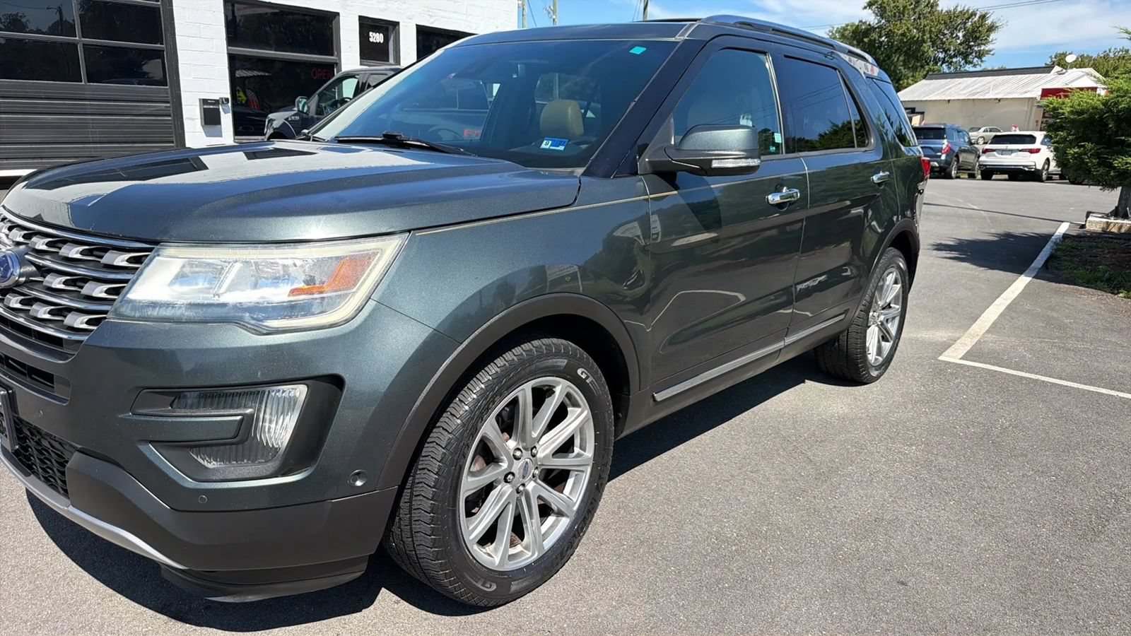 Used 2016 Ford Explorer Limited w/ Equipment Group 301A AWD/4WD image 12