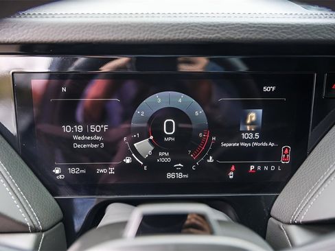 Used 2025 GMC Yukon XL Denali w/ Denali Reserve Package image 14