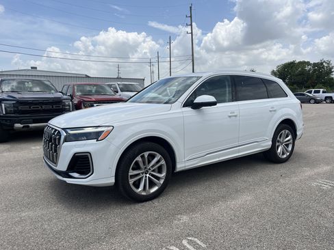 Used 2025 Audi Q7 3.0T Premium Plus AWD/4WD image 4