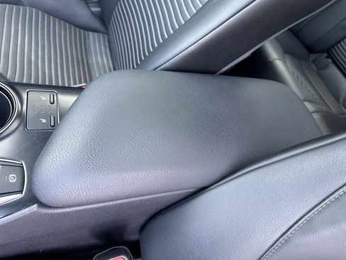 Used 2020 Toyota Camry SE w/ Audio Package AWD/4WD image 33