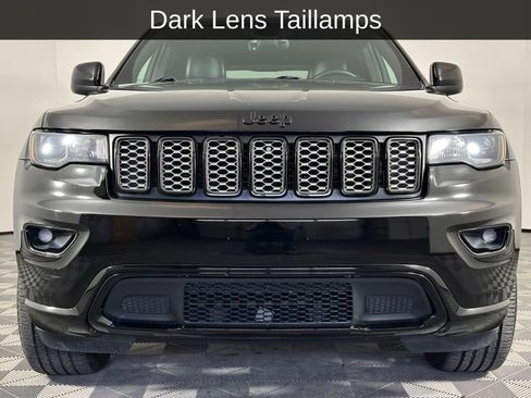 Used 2018 Jeep Grand Cherokee Altitude RWD image 16