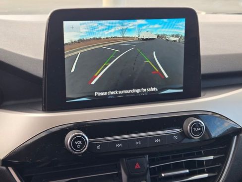 Used 2022 Ford Escape SE image 23