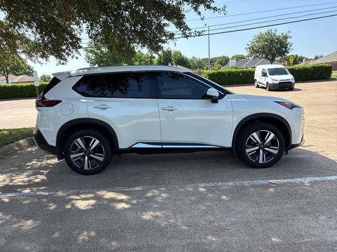 Used 2023 Nissan Rogue Platinum FWD image 7