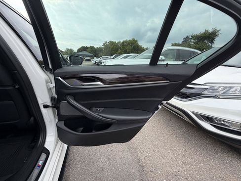 Used 2018 BMW M550i xDrive AWD/4WD image 31