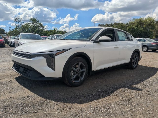 New 2027 Kia K4 FWD image 2