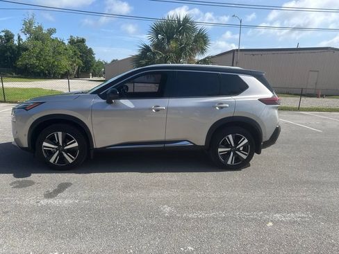 Used 2023 Nissan Rogue Platinum w/ Platinum Premium Package FWD image 2