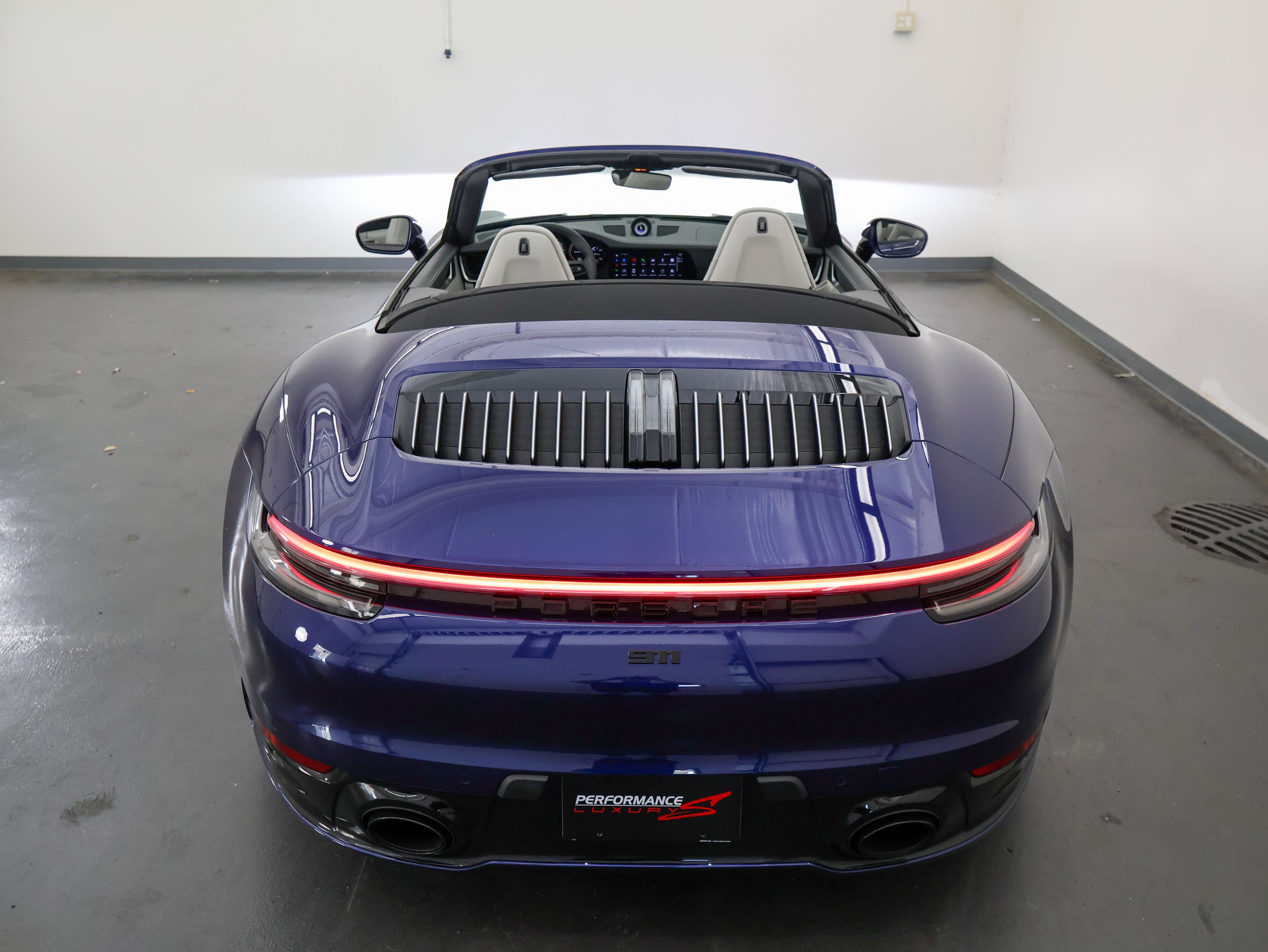 Used 2024 Porsche 911 Carrera 4S AWD/4WD image 11