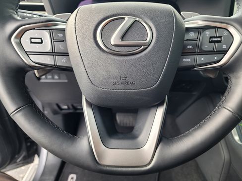 Used 2025 Lexus GX 550 w/ Cold Area Package AWD/4WD image 27