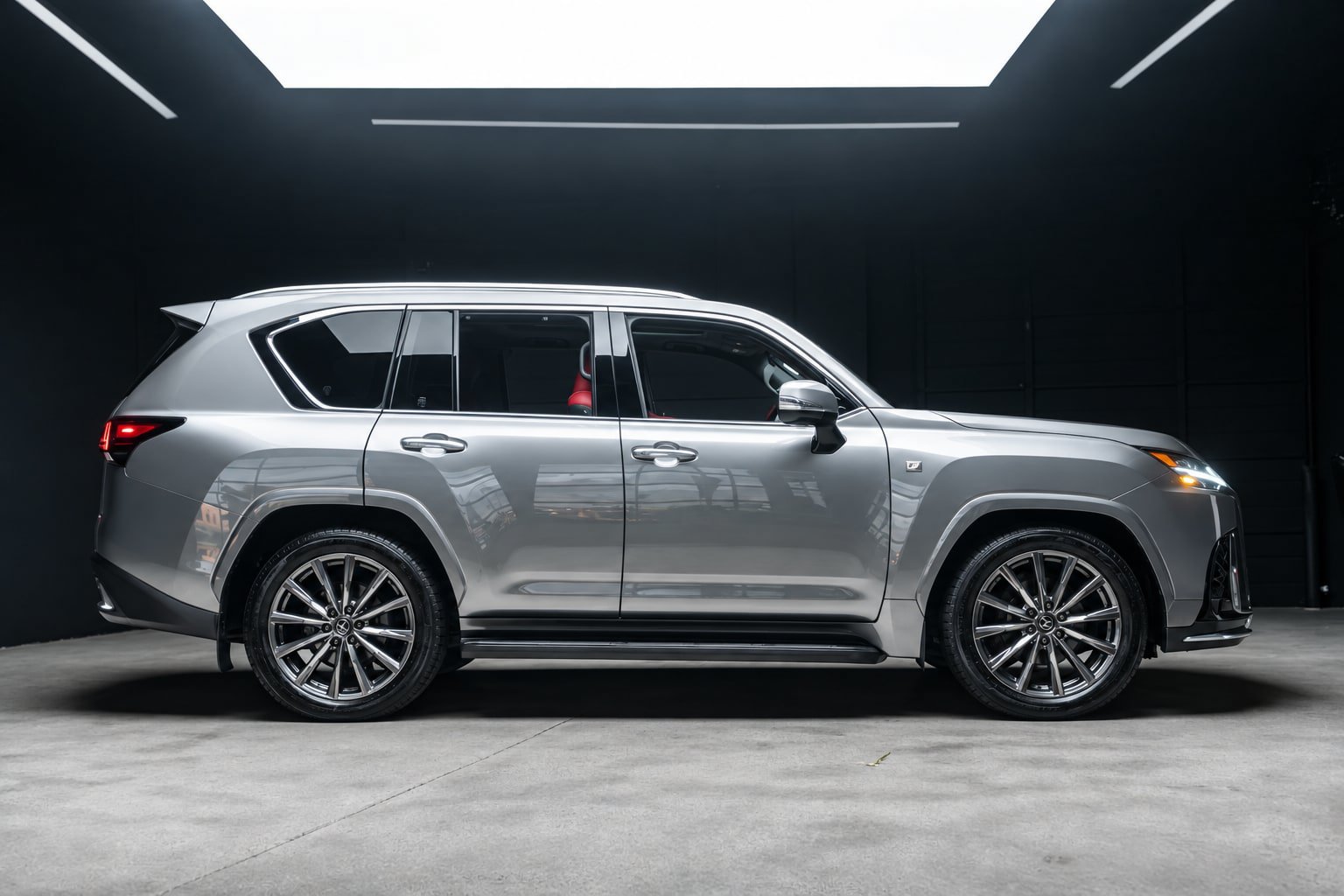 Used 2024 Lexus LX 600 F Sport AWD/4WD image 5