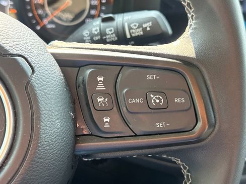Used 2025 Jeep Wrangler Unlimited Rubicon AWD/4WD image 29