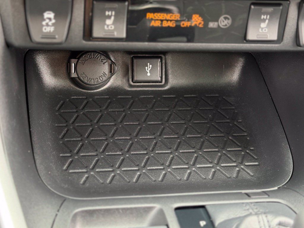 Used 2021 Toyota RAV4 XLE w/ Convenience Package AWD/4WD image 19