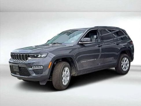 Used 2023 Jeep Grand Cherokee Limited RWD image 2