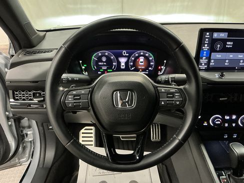 Used 2024 Honda Accord Sport image 11