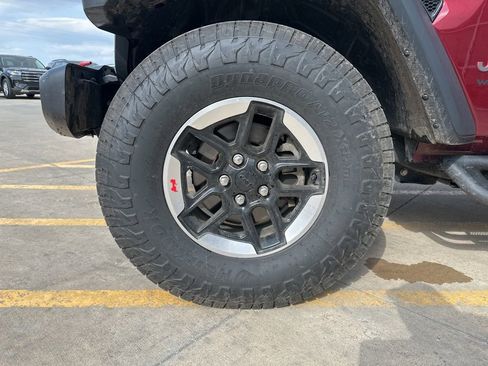 Used 2021 Jeep Wrangler Unlimited Rubicon AWD/4WD image 37